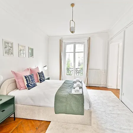 Parisien Spacieux #marais #rivoli Apartmán Paříž