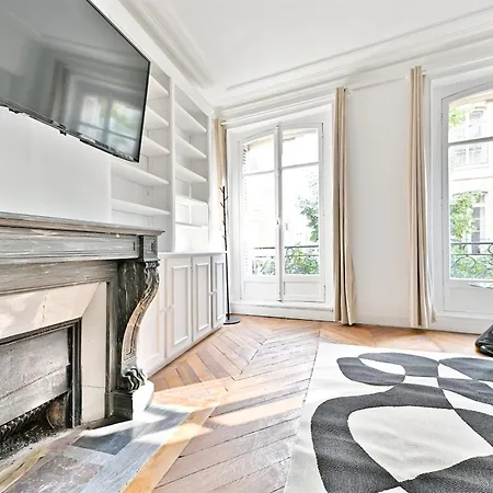 Parisien Spacieux #marais #rivoli * Paříž